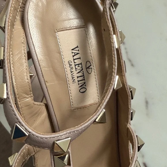 Valentino Garavani Rockstud T-Strap Pointed Toe Pump Size 38 - Picture 5 of 10